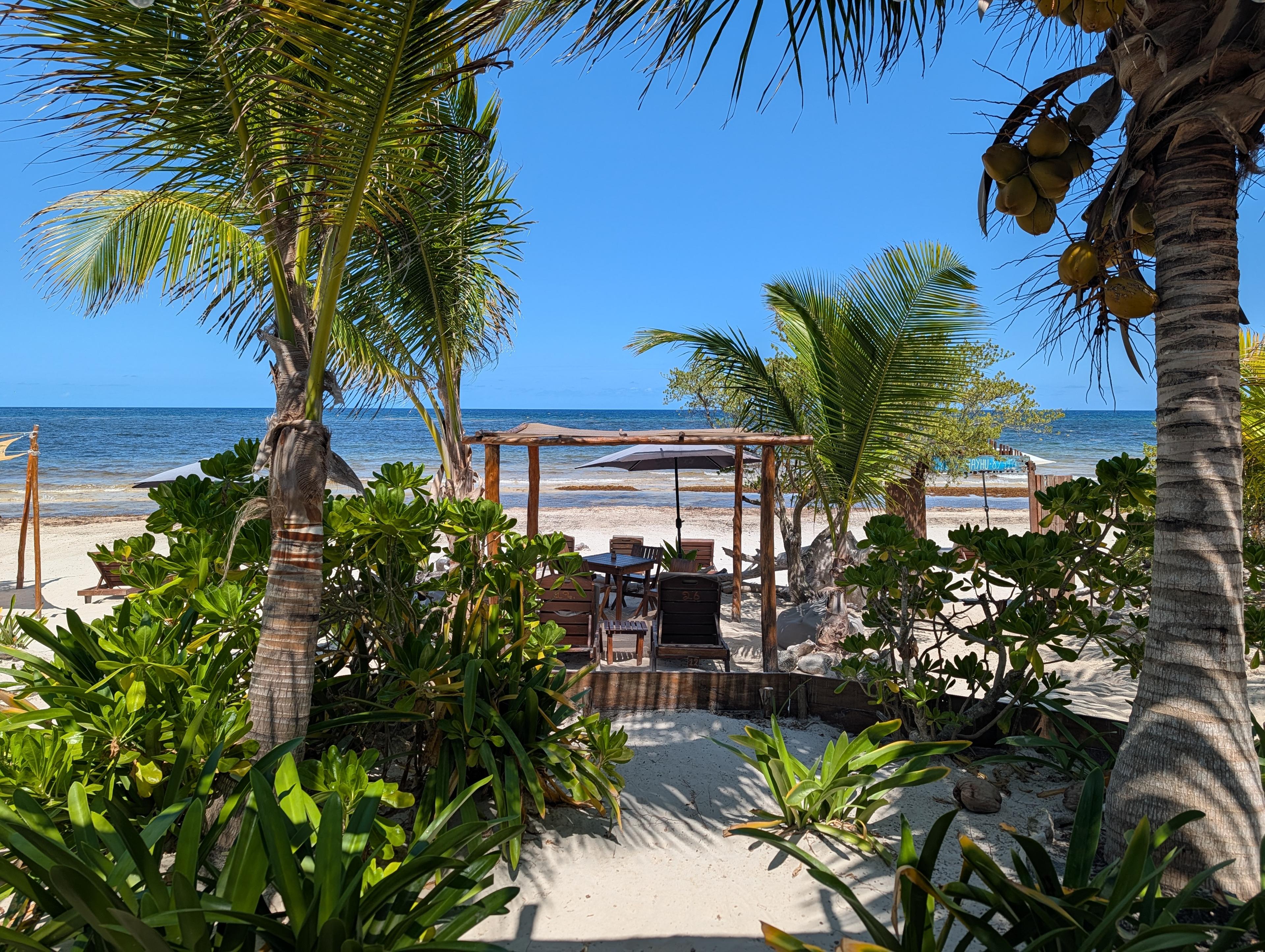 Hayhu Beach Club